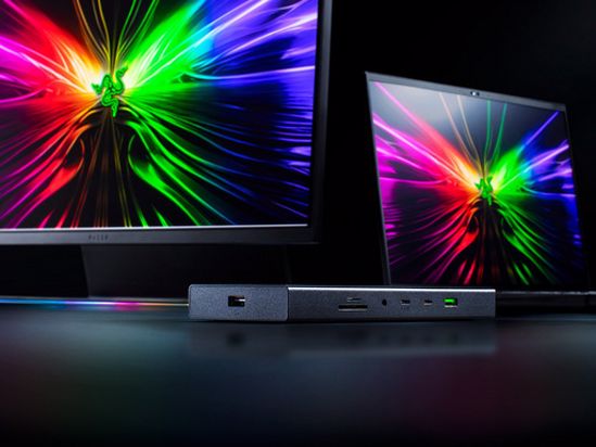 Fotografija izdelka Priključna postaja USB-C Razer USB 4 Dock, 14 v 1, 4xUSB-A, 3xUSB-C, HDMI, DP,  RJ45, AUX, mSD/SD, črna